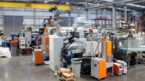 Looking for industrial lighting to reduce operating costs for your production facilities? Schréder has the perfect solution